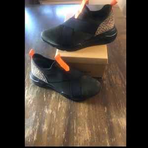 Slip on Steve Madden camouflage/animal print